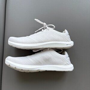 Topo Athletic Women's ST5